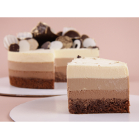 Торт ТРИ ШОКОЛАДА большой с покрытием 1800 гр Торт ТРИ ШОКОЛАДА большой с покрытием 1800 гр