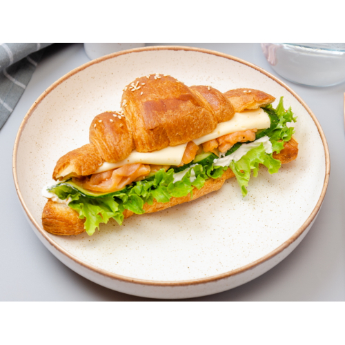 Круассан с семгой и овощами Круассан с семгой и овощами