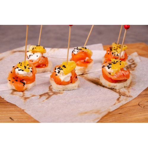 Канапе с форелью и апельсином Канапе с форелью и апельсином