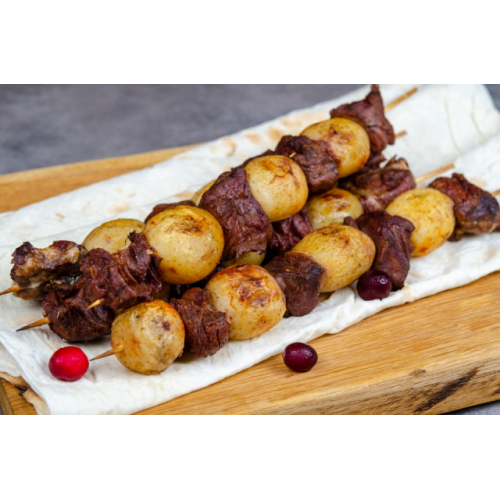 Шашлычок из говядины с картофелем Черри Шашлычок из говядины с картофелем Черри
