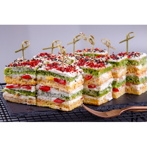 Закуска УРАЛЬСКИЕ САМОЦВЕТЫ с горбушей и овощами 800 гр Закуска УРАЛЬСКИЕ САМОЦВЕТЫ с горбушей и овощами 800 гр