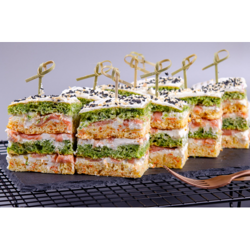 Закуска УРАЛЬСКИЕ САМОЦВЕТЫ с горбушей 800 гр  Закуска УРАЛЬСКИЕ САМОЦВЕТЫ с горбушей 800 гр