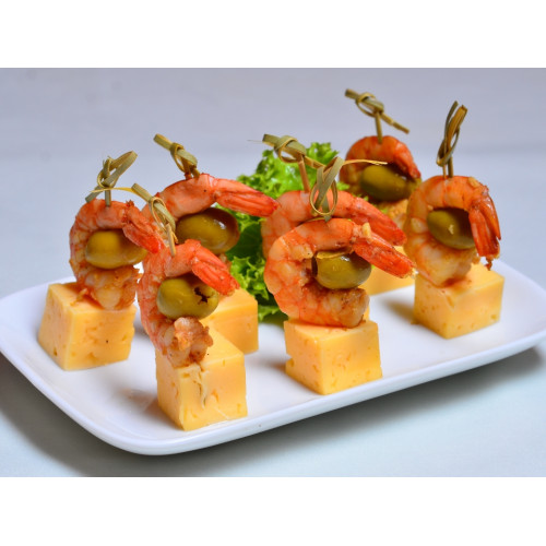 Закуска с креветкой, виноградом и сыром Закуска с креветкой, виноградом и сыром