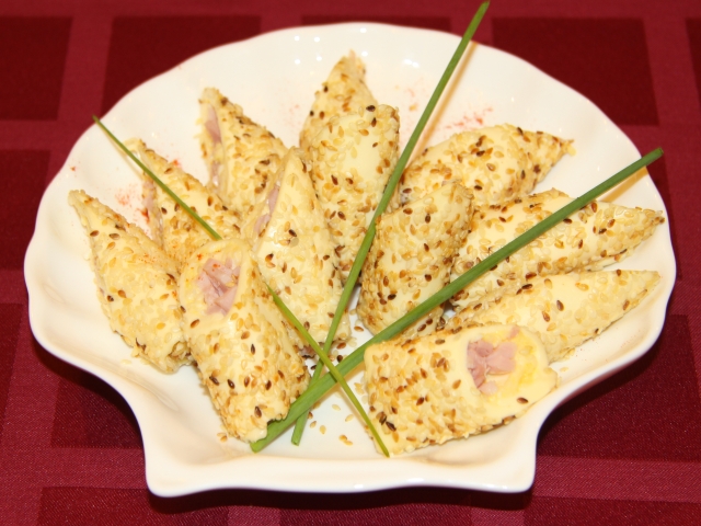 ХОЛОДНЫЕ ЗАКУСКИ сырные (листай вправо)